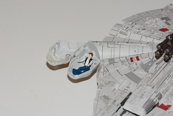 Star Wars Powered By Transformers Millennium Falcon Up Close Photos Of New Crossover Figure 04 (4 of 12)